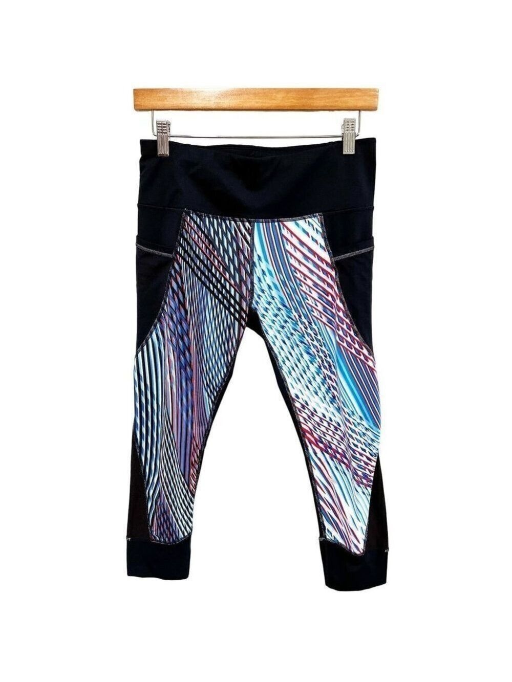 Athleta Mosaic Relay Capri 2.0 Cropped Leggings Red Blue Black w Pockets